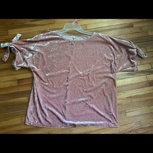 [SOLD] Pink Faux Velvet T-Shirt with Shoulder Ties